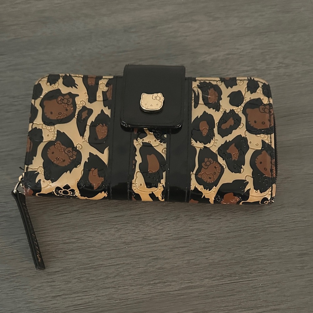 Hello Kitty Black and Brown Leopard Wallet